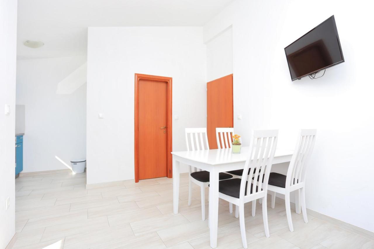 Apartments With A Parking Space Stanici, Omis - 17894 Exterior photo
