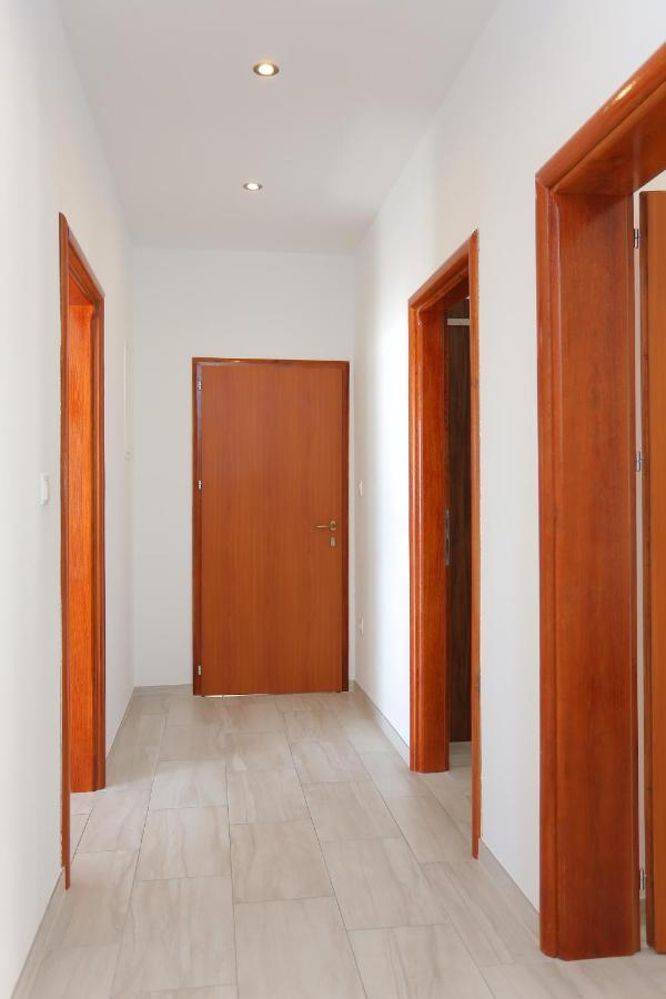 Apartments With A Parking Space Stanici, Omis - 17894 Room photo